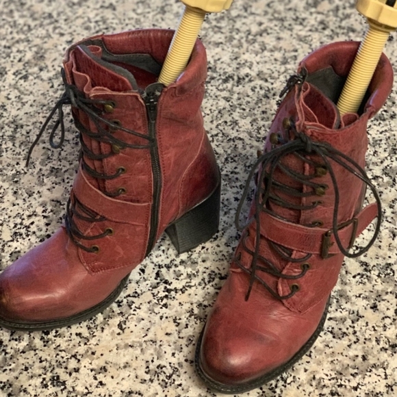 Buffalo LONDON leather boots - Picture 1 of 5